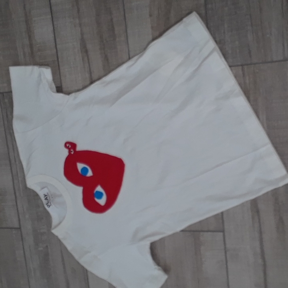 NEW!COMME DES GARCONS PLAY TEE..SMALL - Picture 2 of 5
